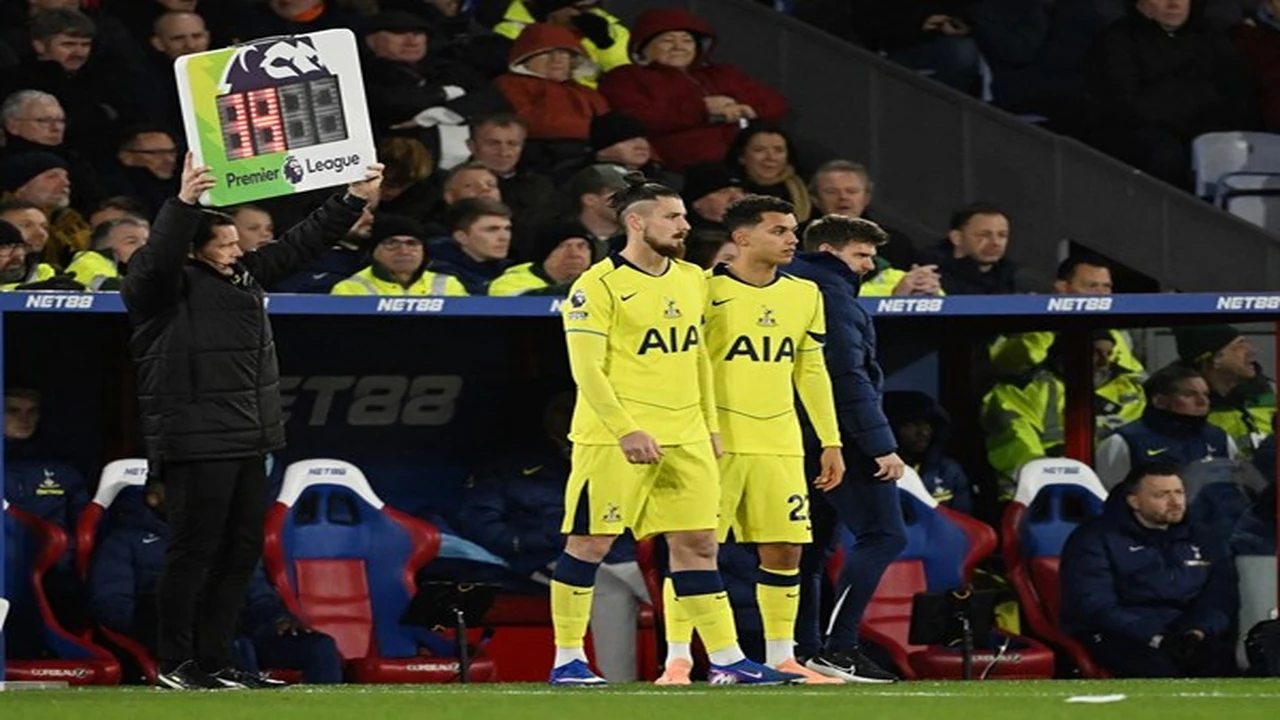 صفقة مثيرة.. كريستال بالاس يضم برينان جونسون مهاجم توتنهام